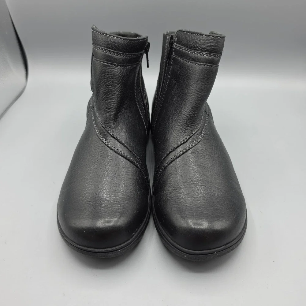Clarks Carleigh Boots Womens 6.5 Black Leather Comfort Ankle Booties NWOB